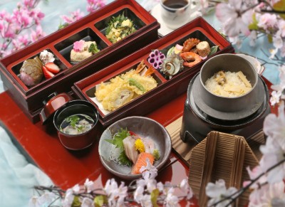 2014櫻桜会席釜飯弁当